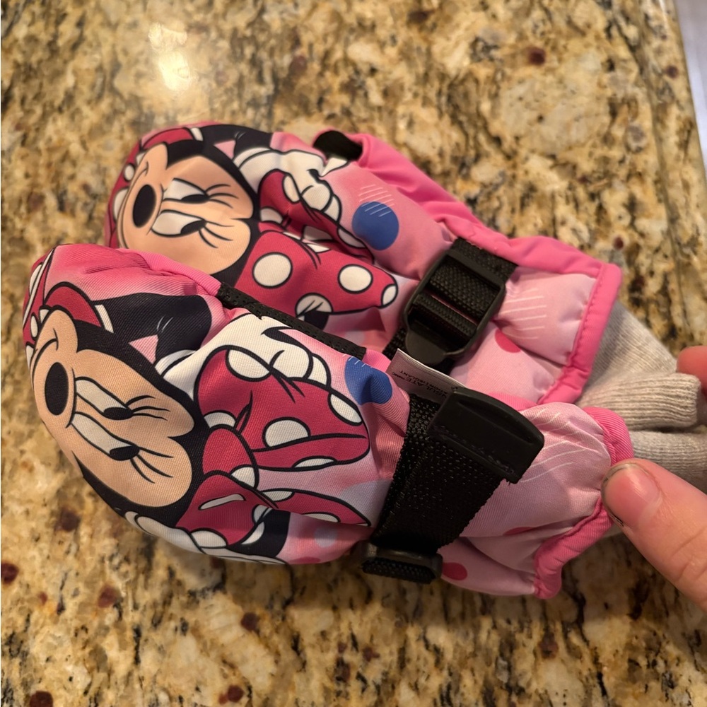 Disney Minnie Mouse Pink and Black Mittens